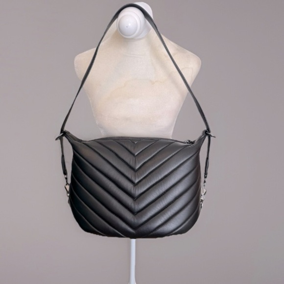 NWOT Eric Javits Leather Quilted Gran Chevron Jesse Bag. - Picture 5 of 7